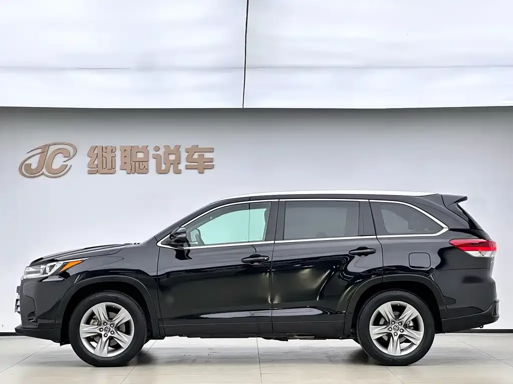 Toyota Highlander — фото 5