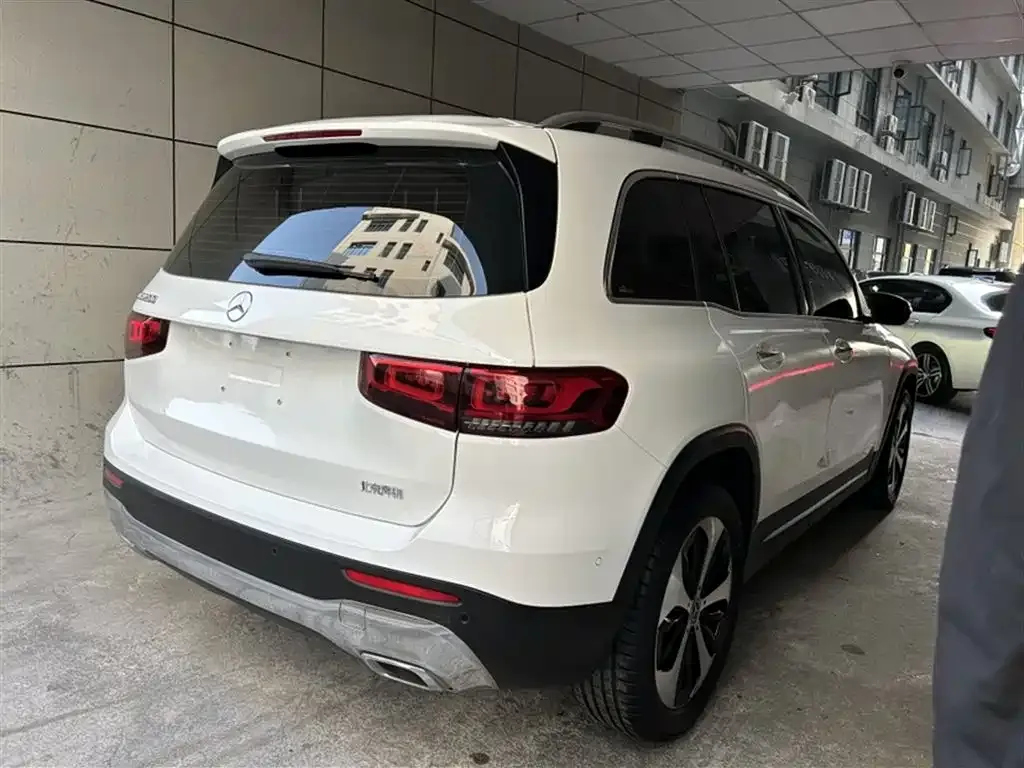 Mercedes-Benz GLB — фото 10