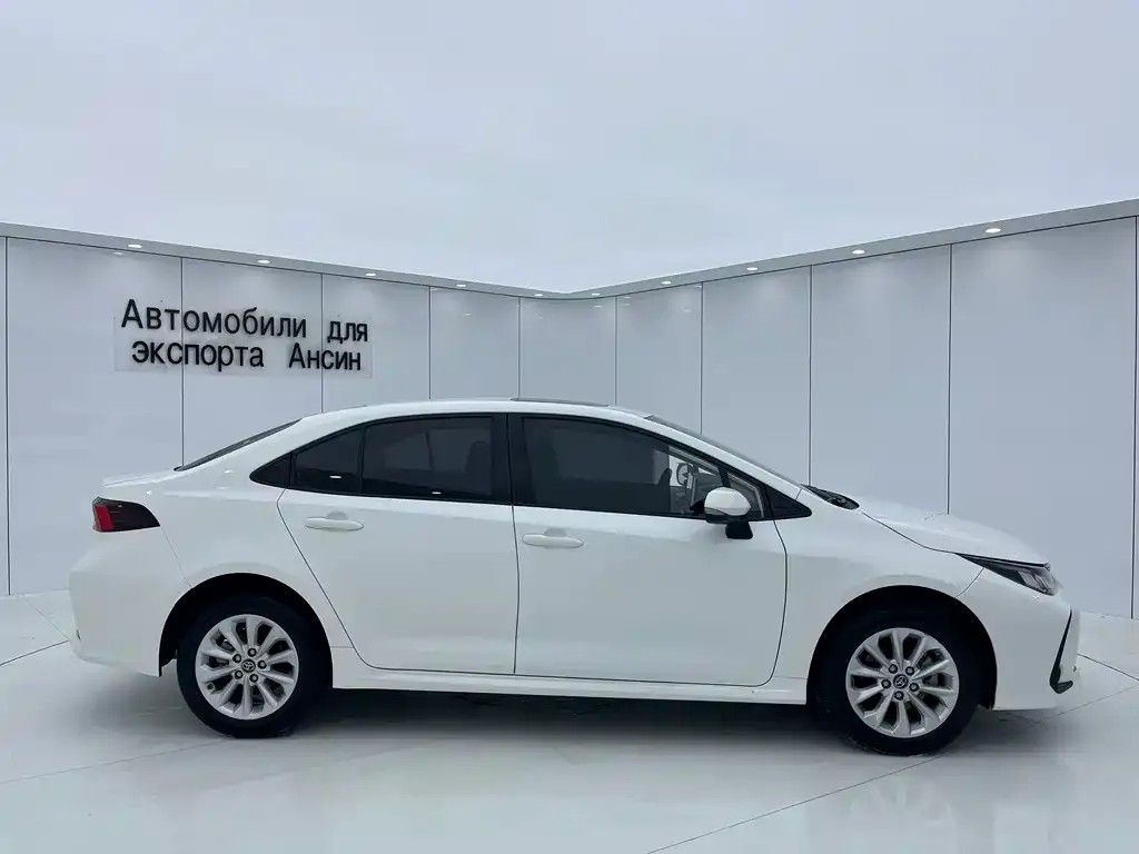 Toyota Corolla — фото 2