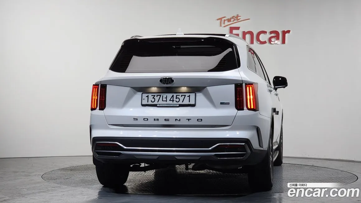 Kia Sorento — фото 4