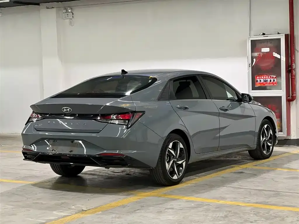 Hyundai Elantra — фото 6