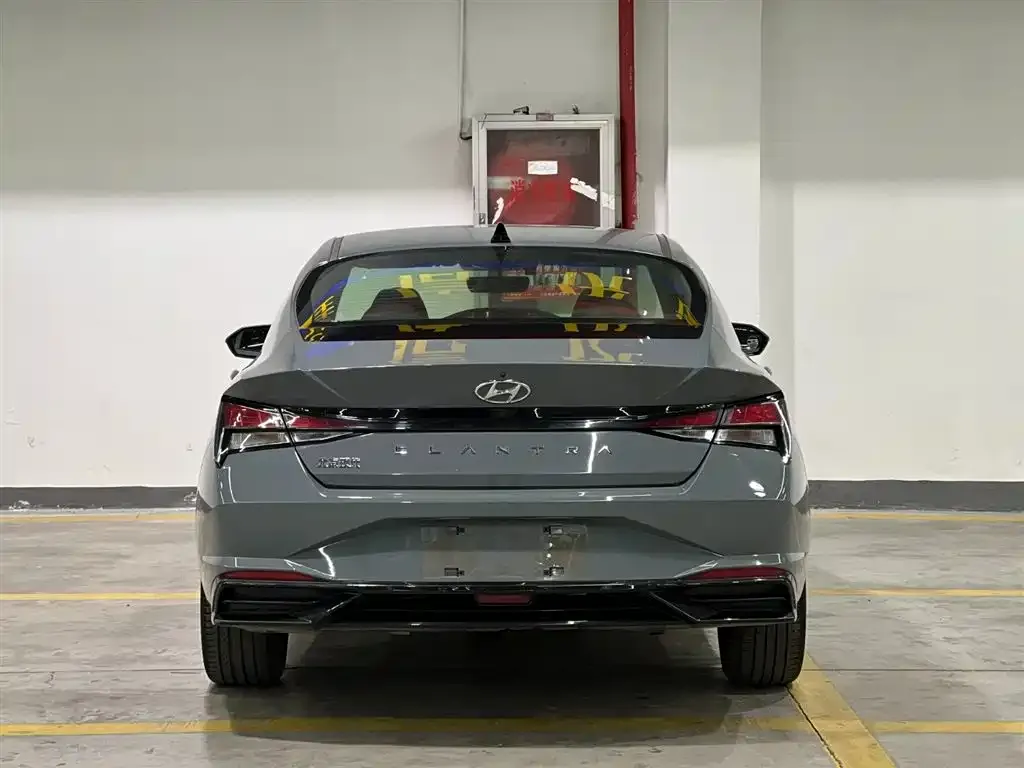 Hyundai Elantra — фото 2