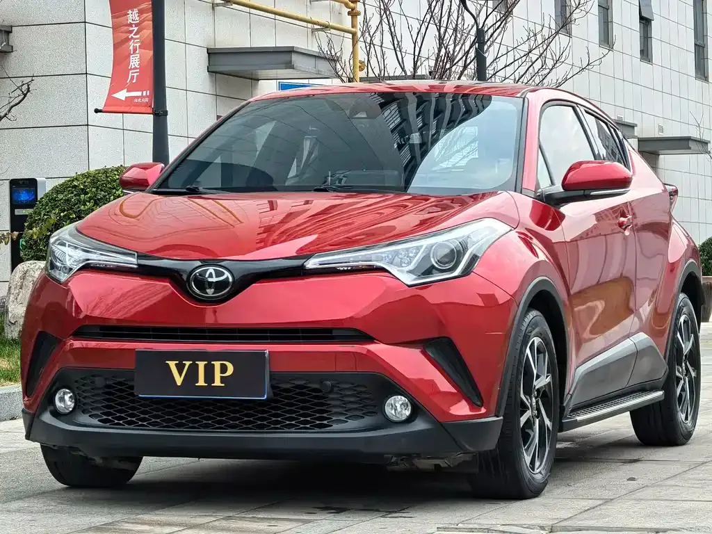 Toyota C-HR — фото 1