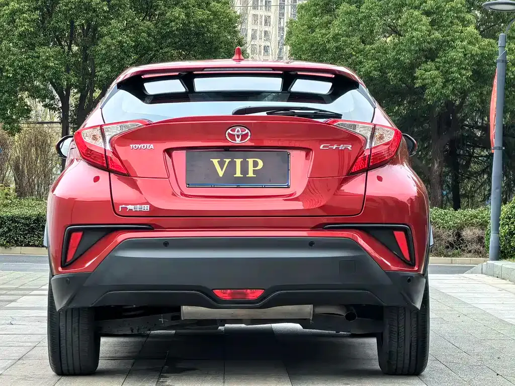 Toyota C-HR — фото 8