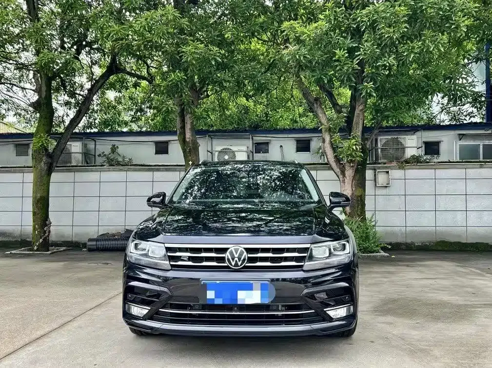 Volkswagen Tiguan L — фото 8