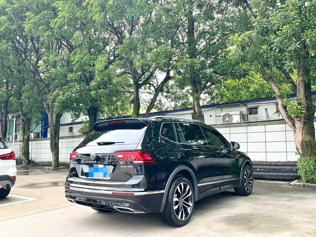 Volkswagen Tiguan L — фото 6