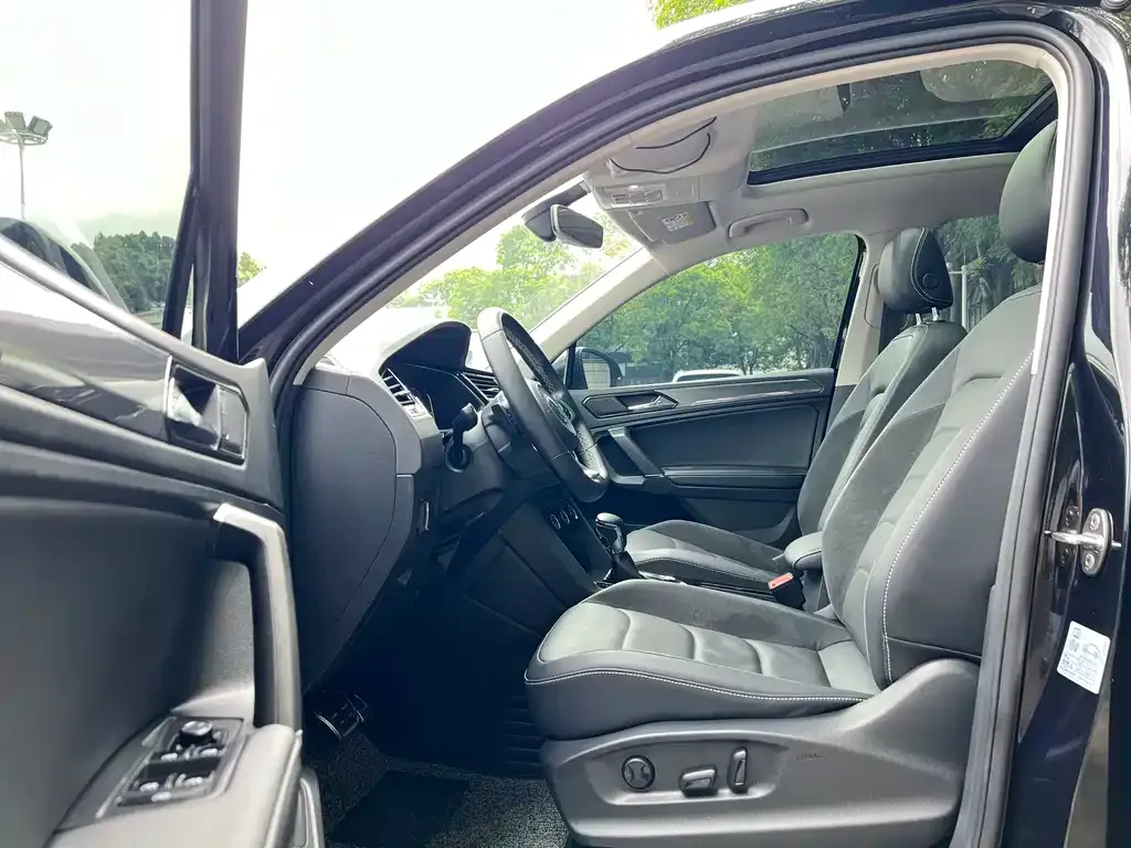 Volkswagen Tiguan L — фото 3