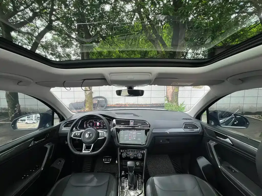 Volkswagen Tiguan L — фото 4