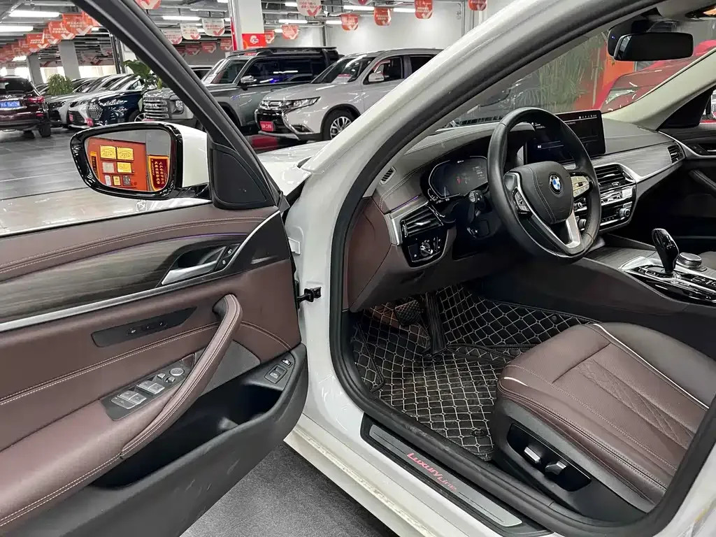 BMW 5 Series New Energy — фото 10