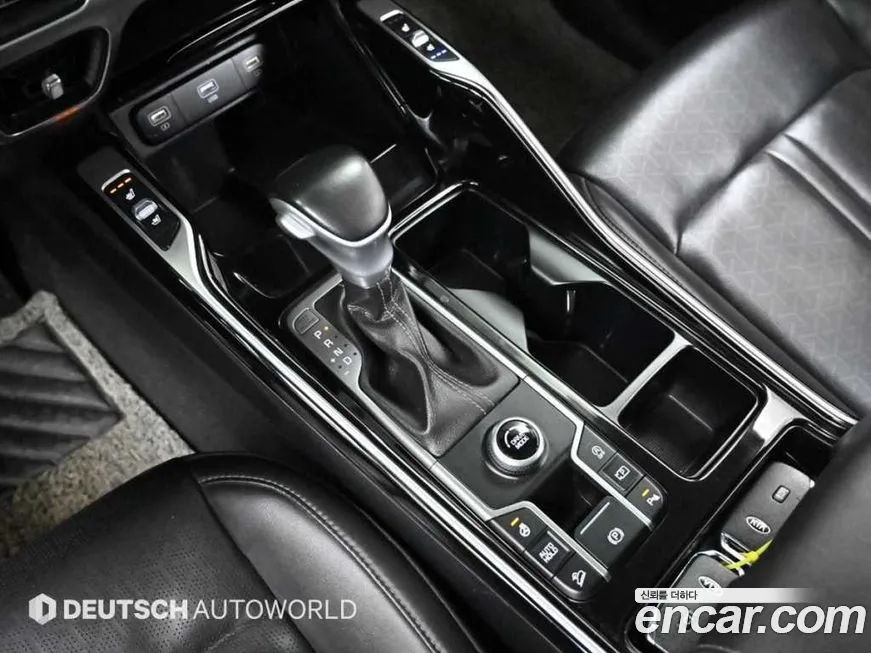 Kia Sorento — фото 10