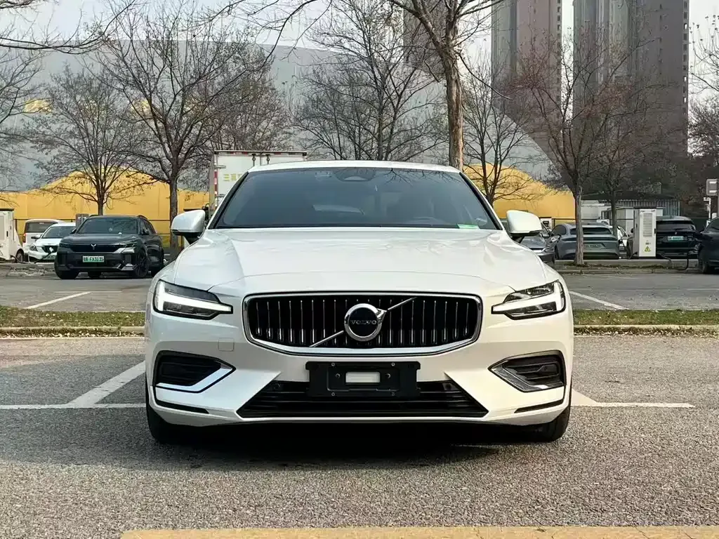Volvo S60 — фото 2