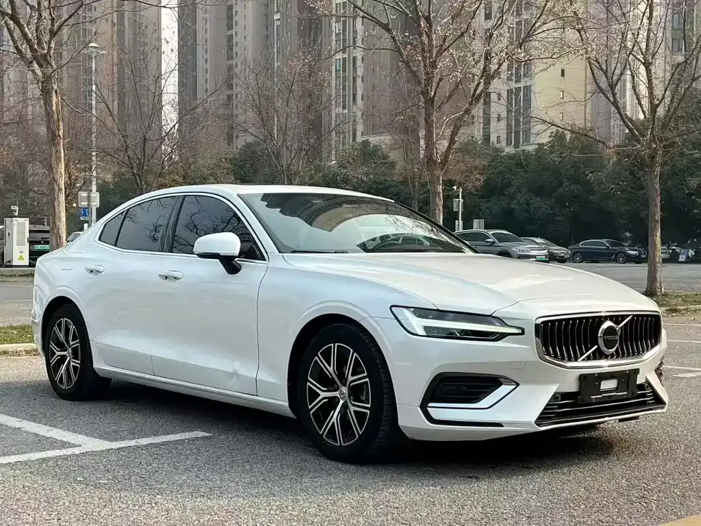 Volvo S60 — фото 3