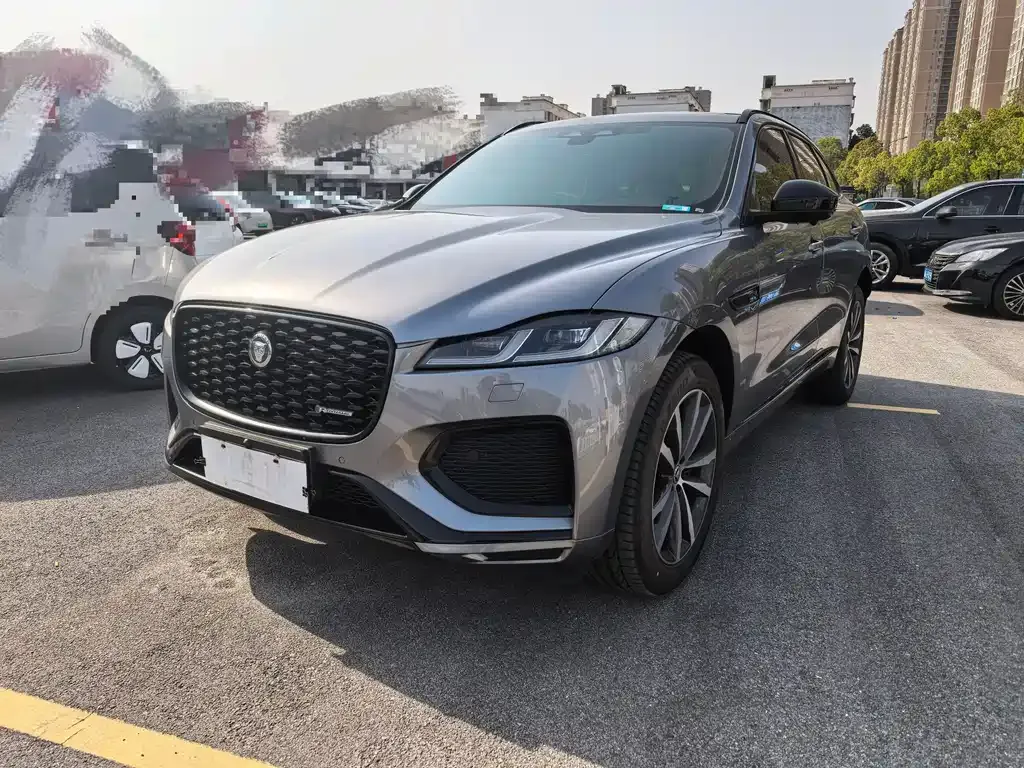 Jaguar F-PACE — фото 1