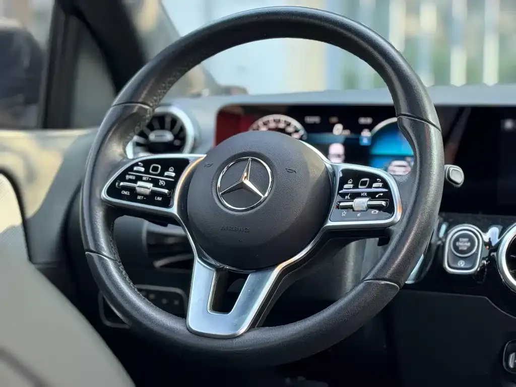 Mercedes-Benz GLA — фото 9