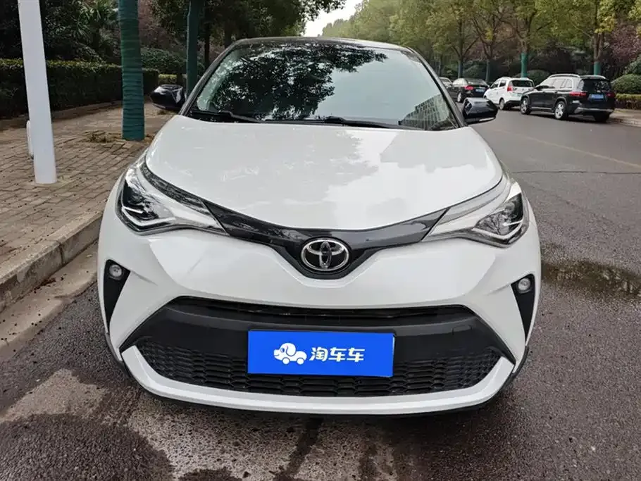 Toyota C-HR — фото 10
