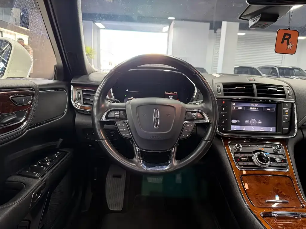 Lincoln Continental — фото 4