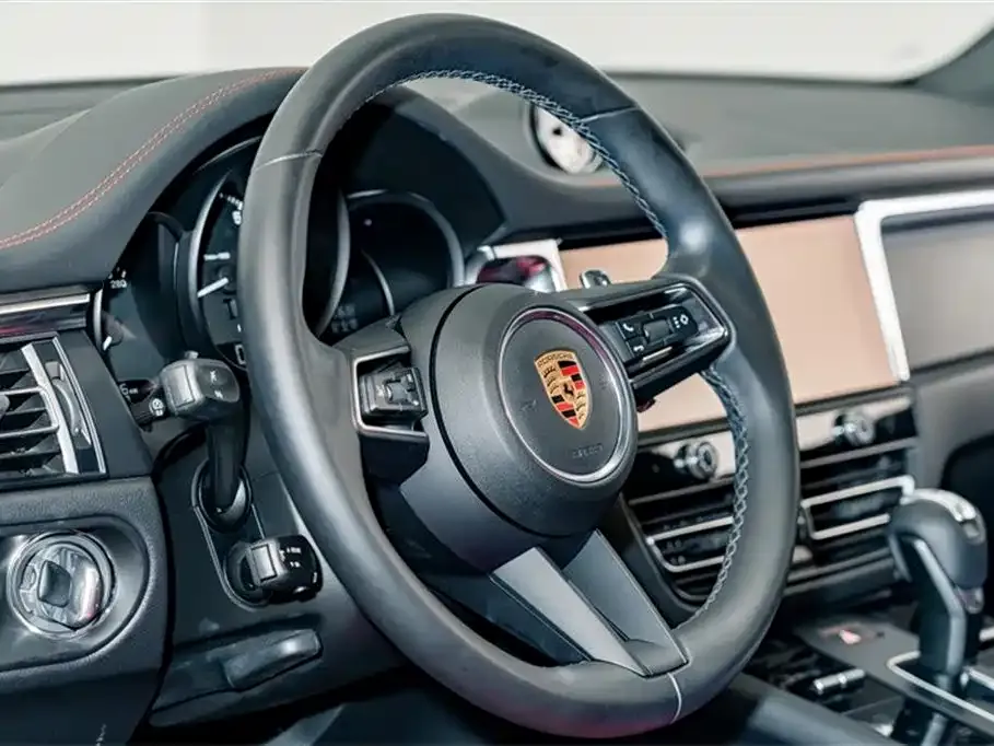 Porsche Macan — фото 10
