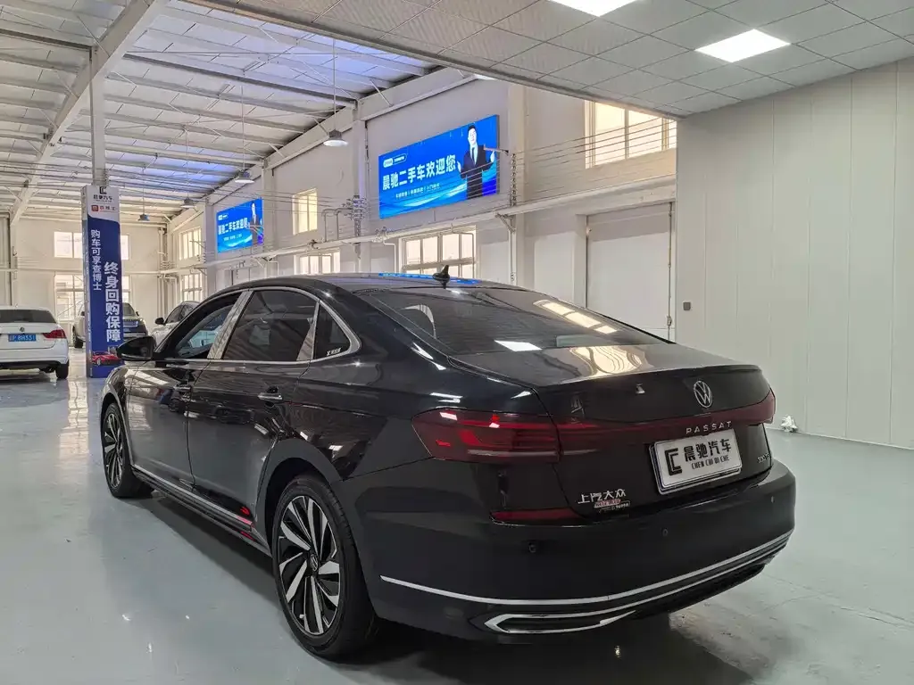 Volkswagen Passat — фото 6