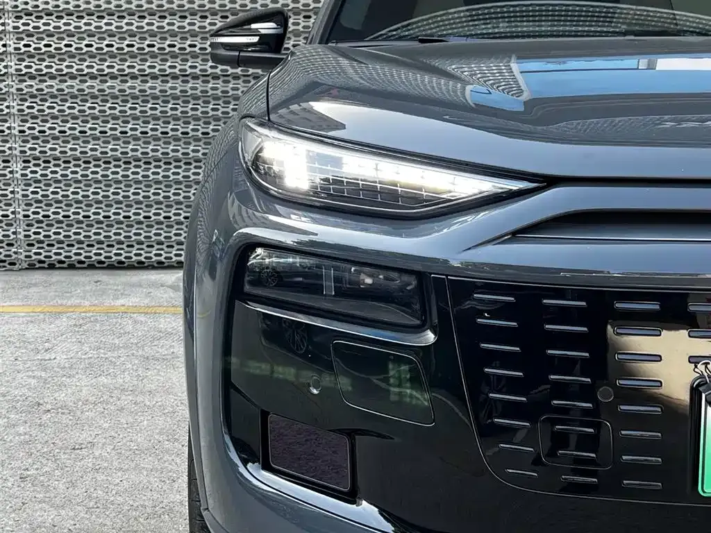 Audi Q6L e-tron — фото 4