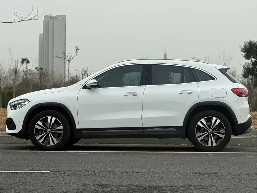 Mercedes-Benz GLA — фото 8