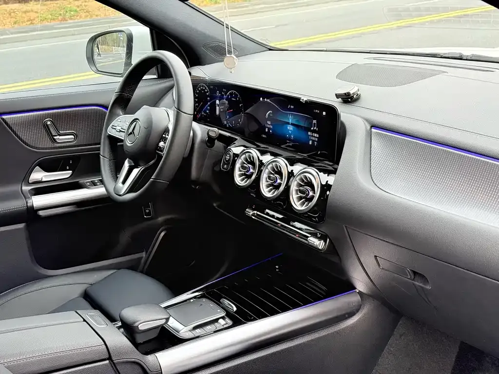 Mercedes-Benz GLA — фото 10