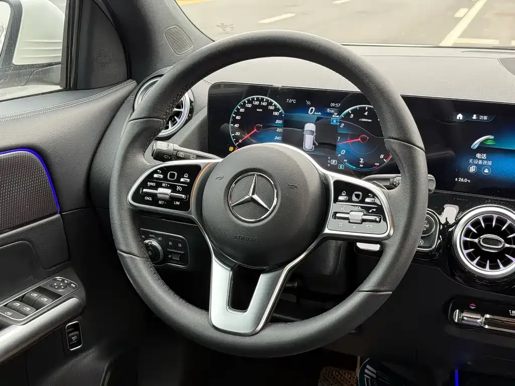 Mercedes-Benz GLA — фото 9