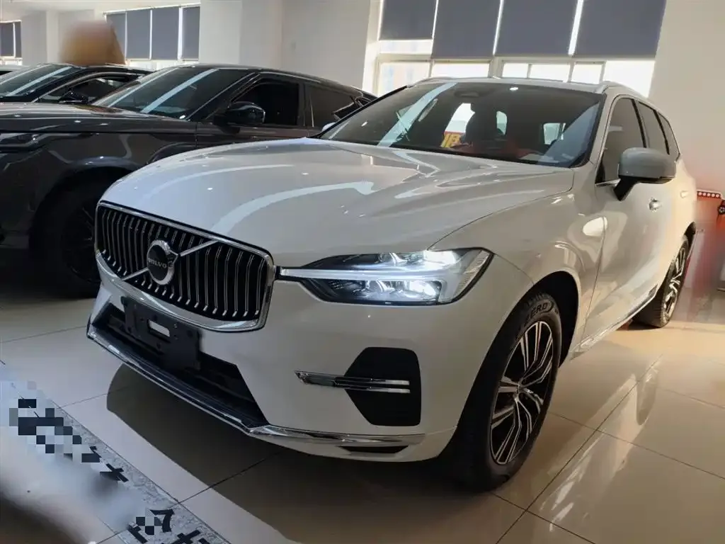 Volvo XC60 — фото 1