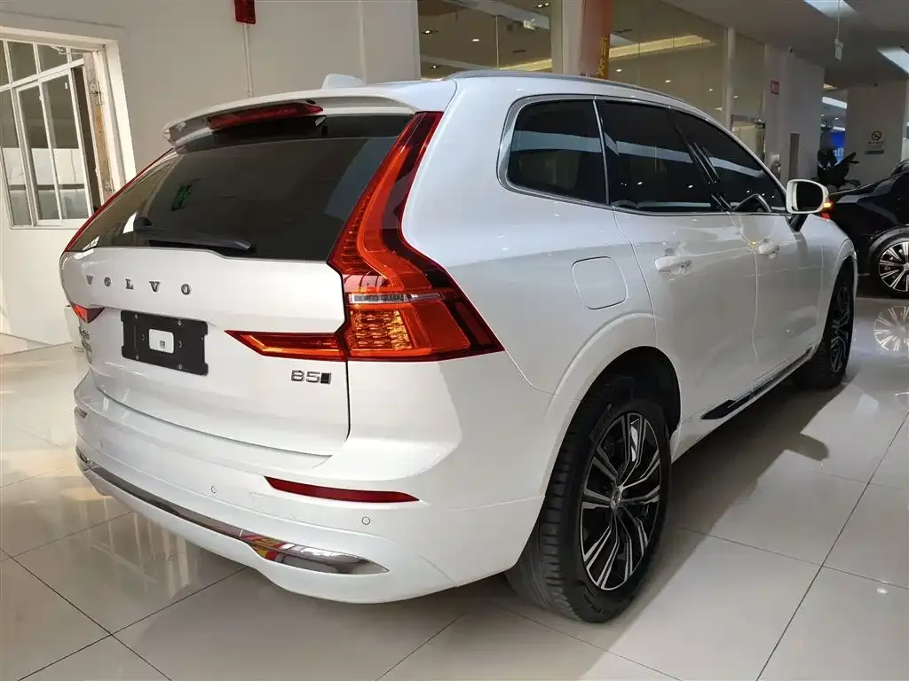 Volvo XC60 — фото 7