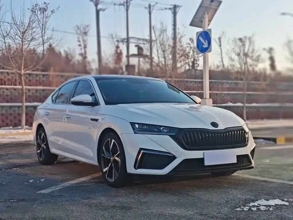 Skoda Octavia — фото 3