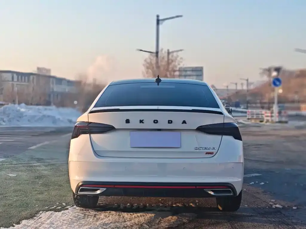 Skoda Octavia — фото 6