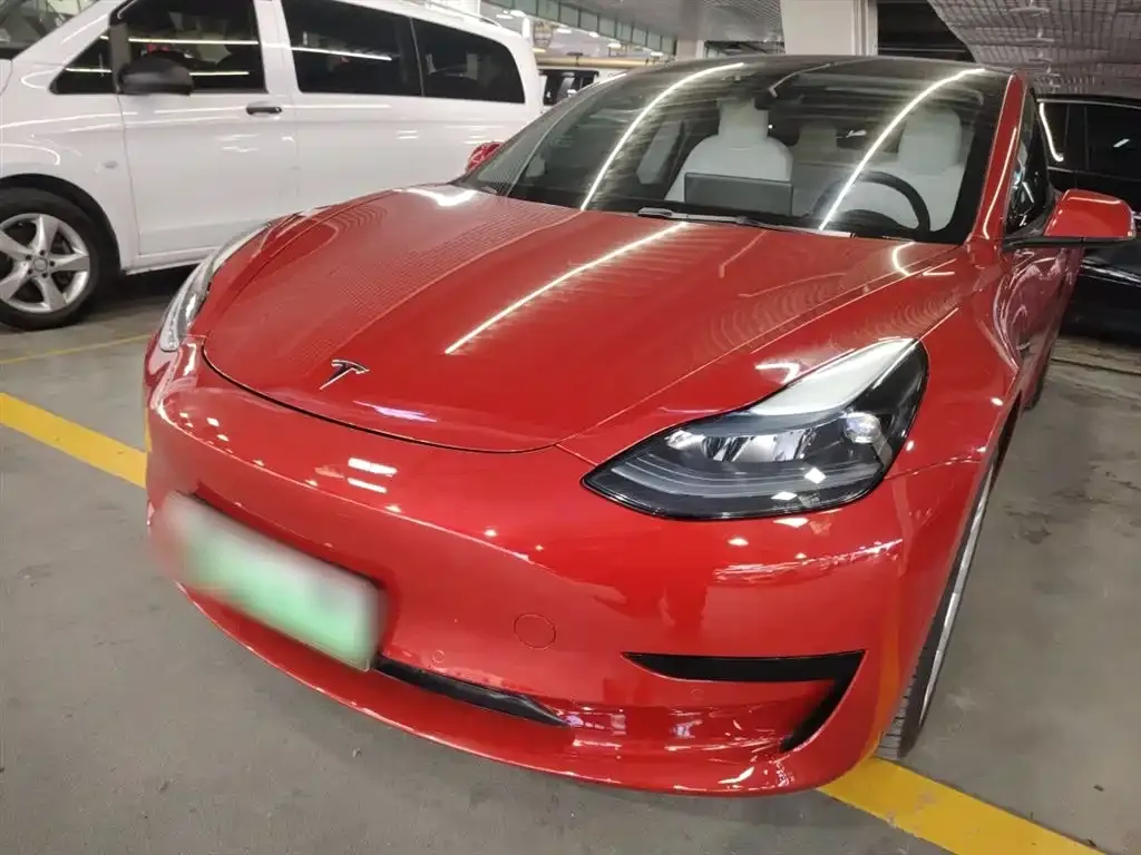 Tesla Model 3 — фото 1