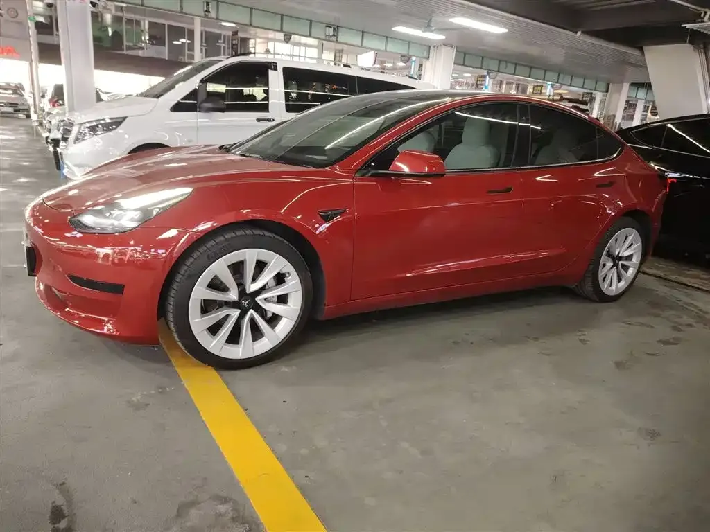 Tesla Model 3 — фото 5