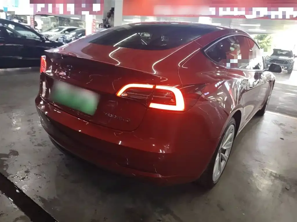 Tesla Model 3 — фото 7