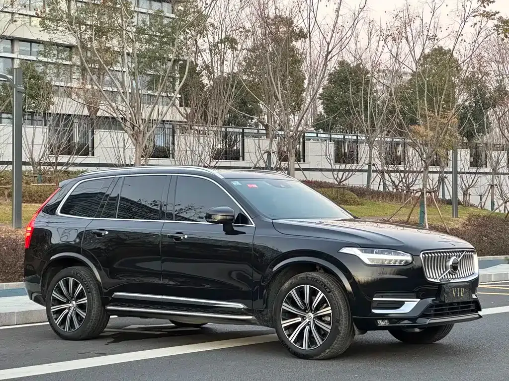 Volvo XC90 — фото 8