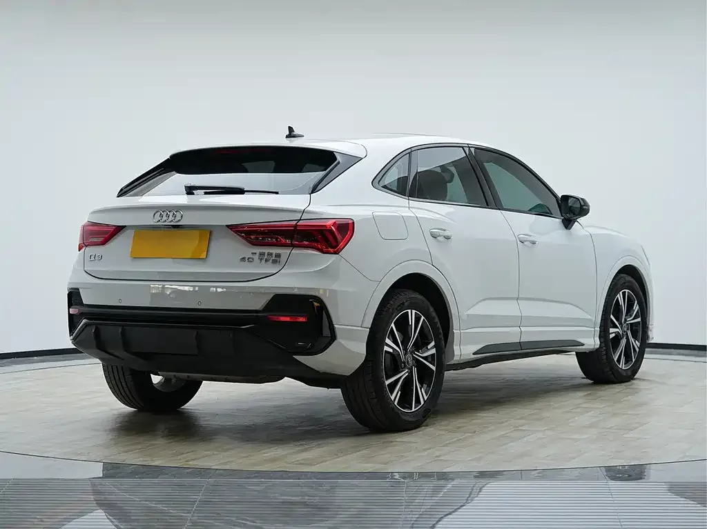 Audi Q3 Sportback — фото 8