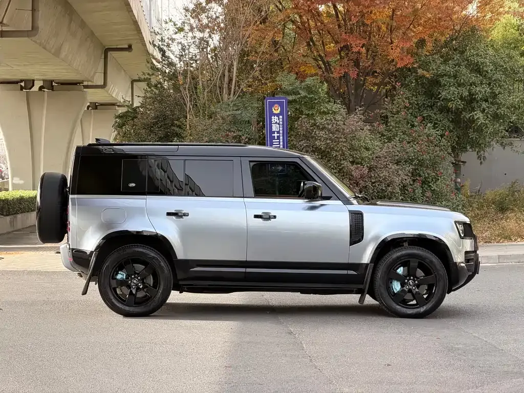 Land Rover Defender — фото 10