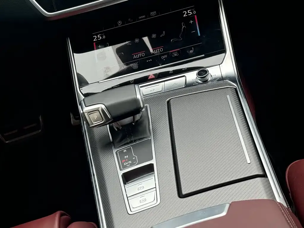 Audi A7L — фото 2