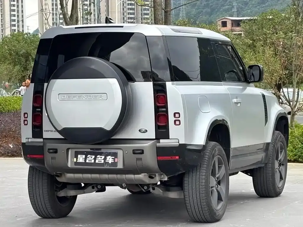 Land Rover Defender — фото 2