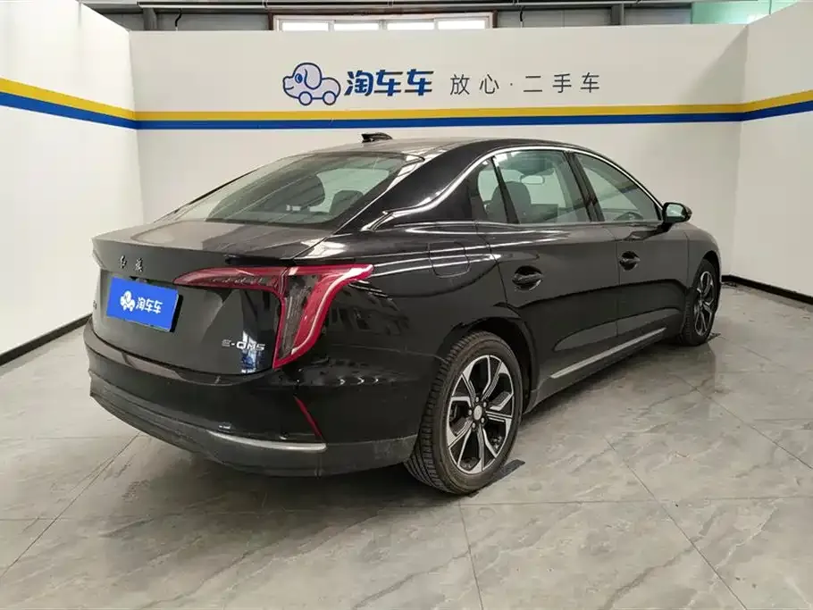Hongqi E-QM5 — фото 4