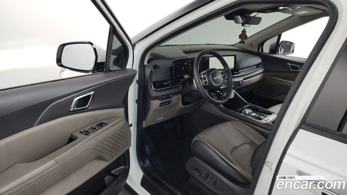 Kia Carnival — фото 10