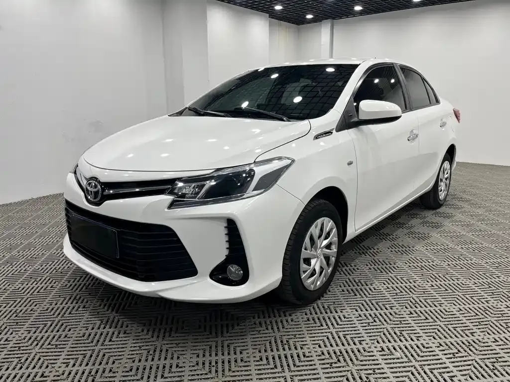 Toyota Vios — фото 4