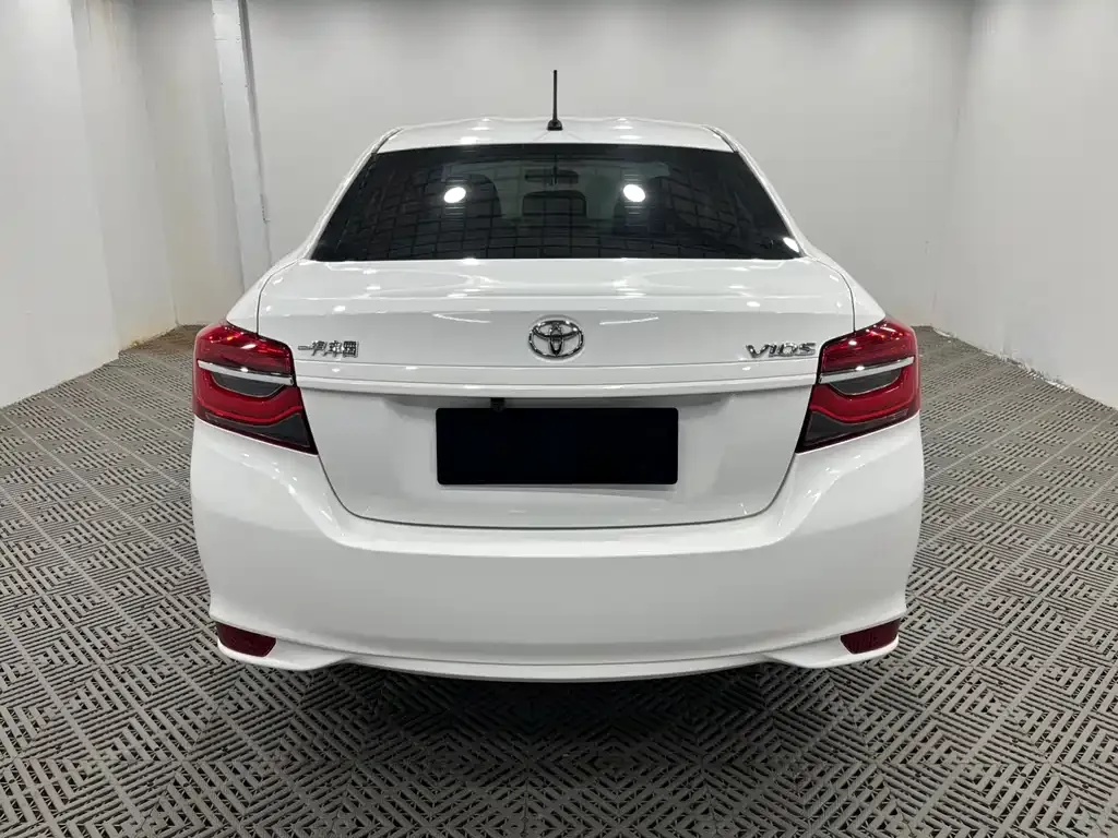 Toyota Vios — фото 3