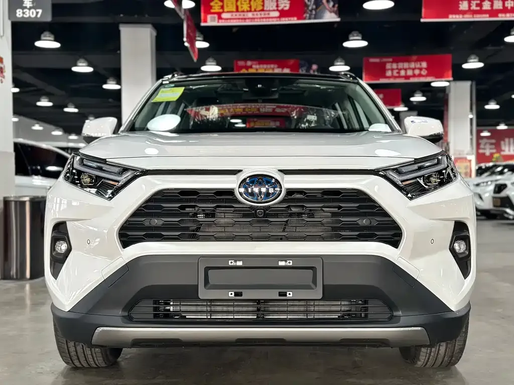 Toyota RAV4 — фото 4