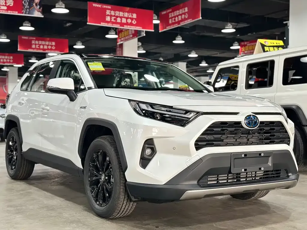 Toyota RAV4 — фото 6