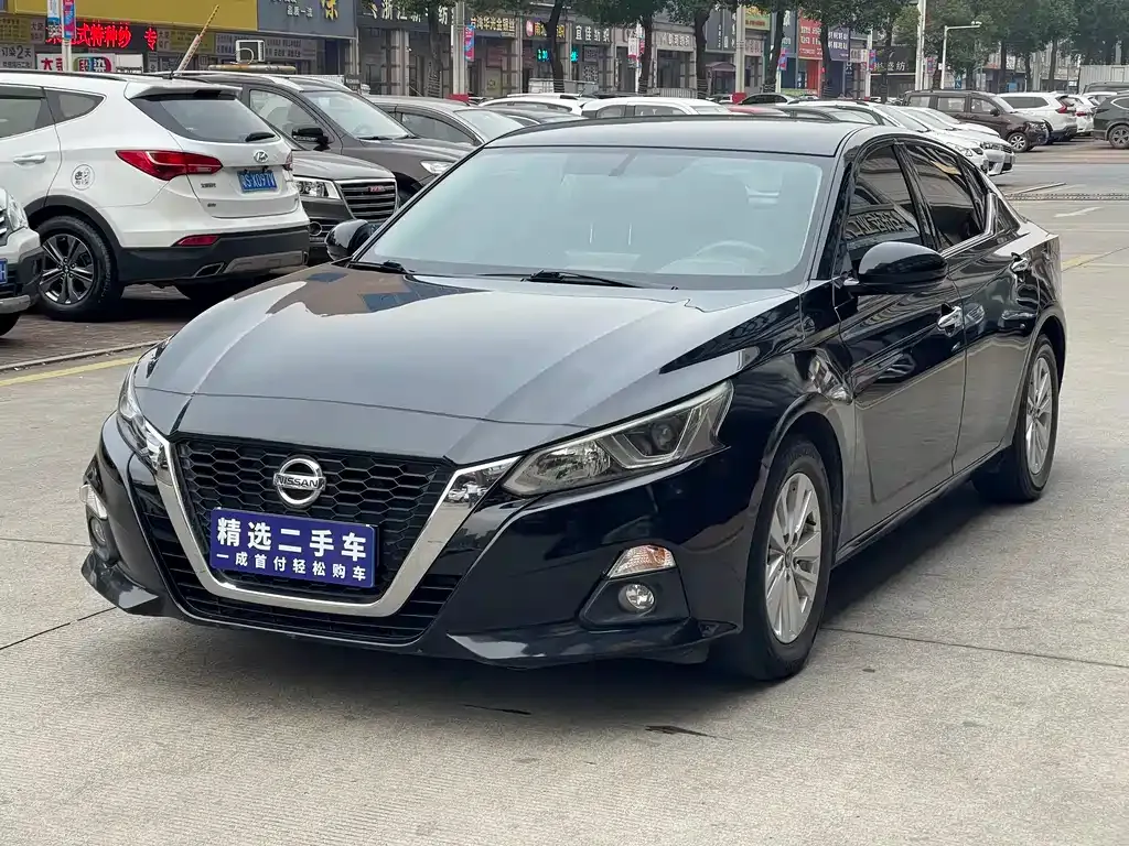 Nissan Teana — фото 1