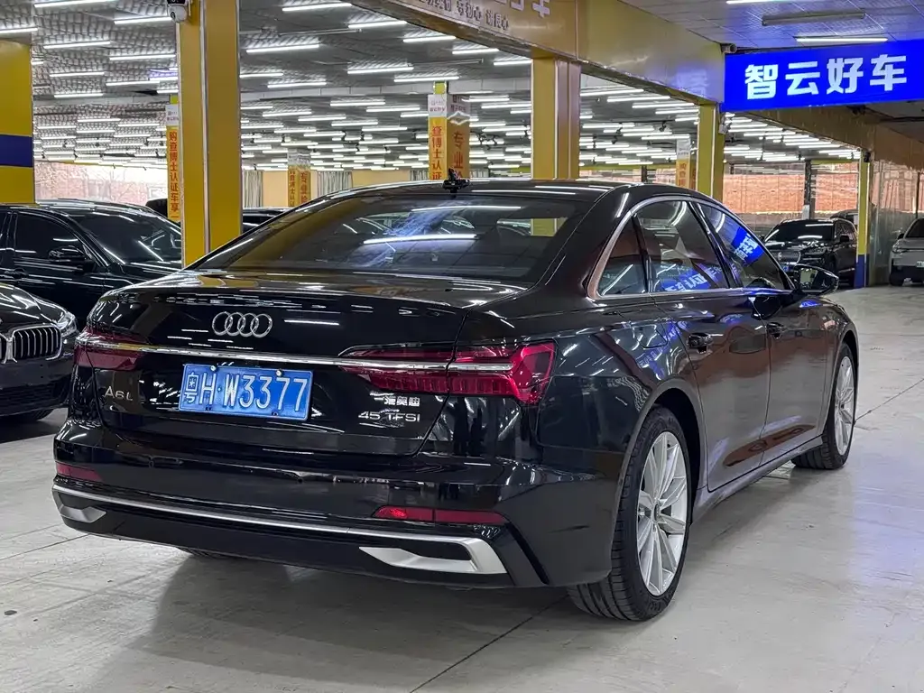 Audi A6L — фото 6