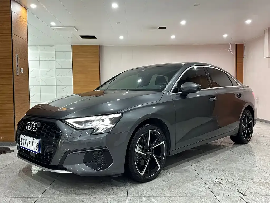 Audi A3 — фото 1
