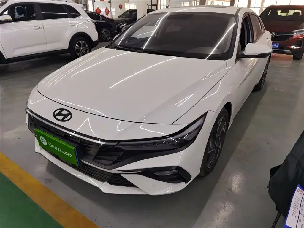Hyundai Elantra — фото 2