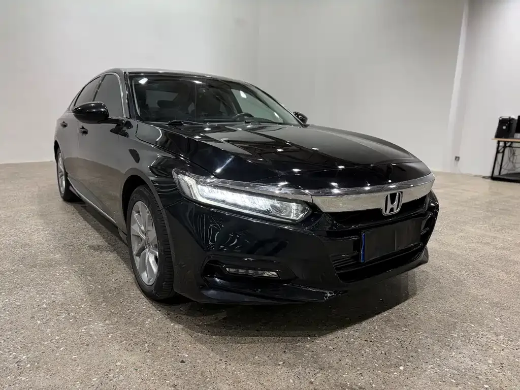 Honda Accord — фото 8