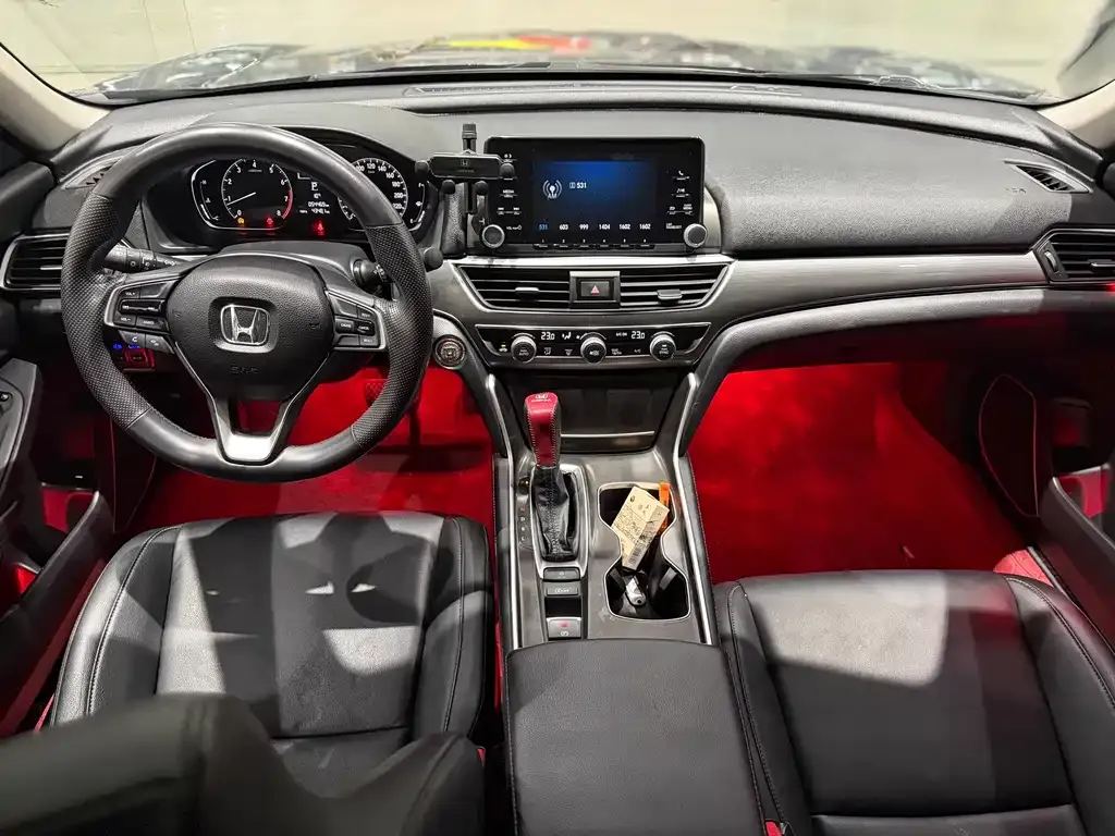 Honda Accord — фото 7
